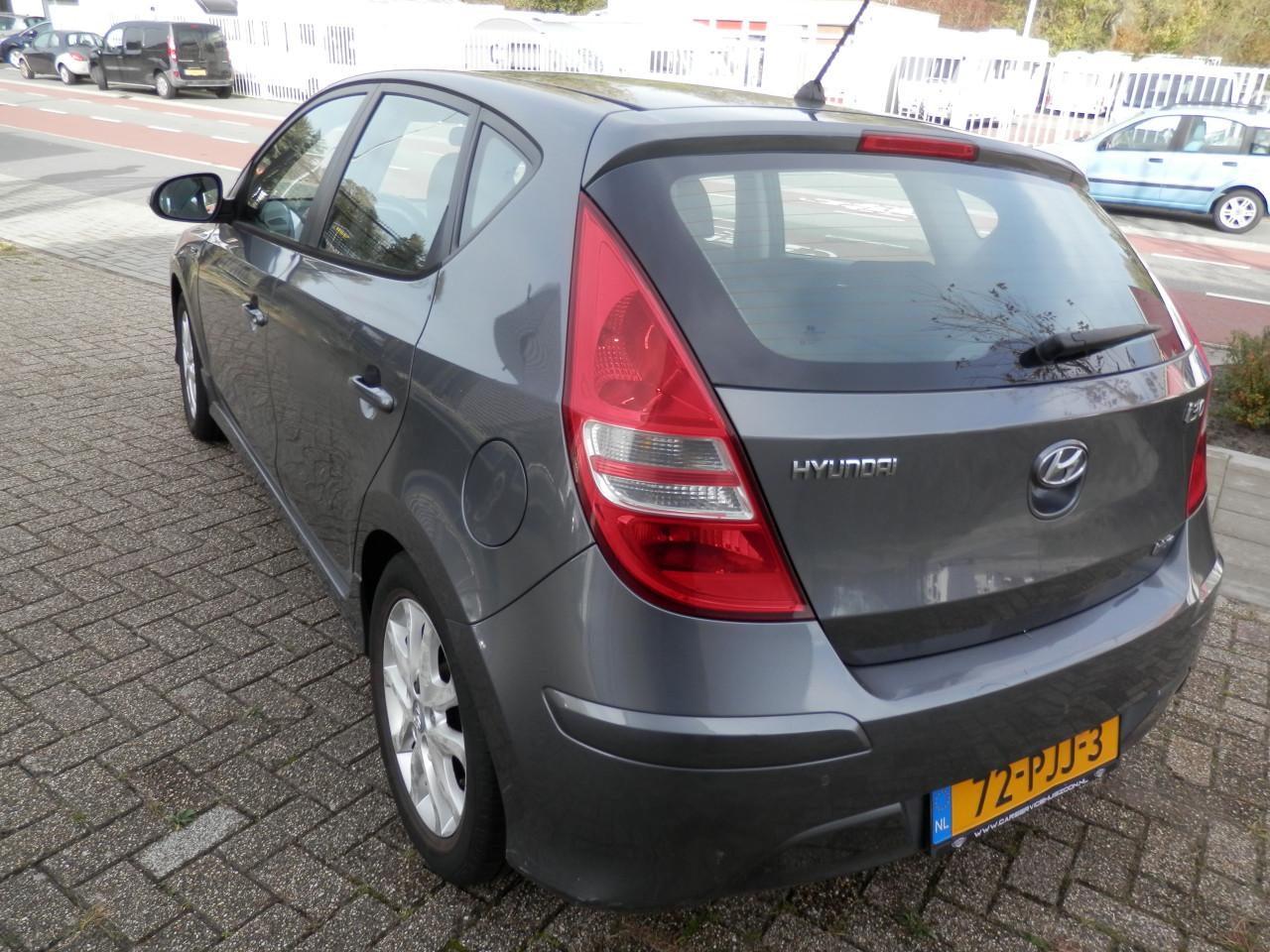 Auto Garant Biedt Aan: Hyundai I 30 1.6i