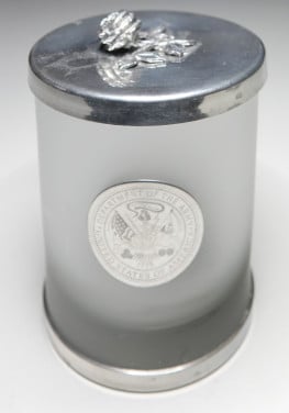 Glas met tin kaarsenhouder Dept of the Army US of America