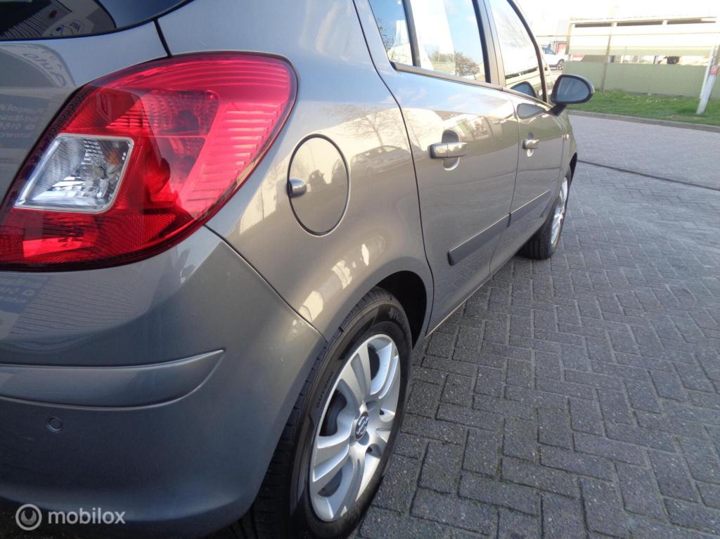 Opel Corsa 1.4-16v design ed/automaat/airco/stoelverw/ stuurverw/cruise con