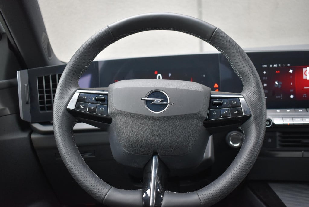 Opel Astra sports tourer 1.2 gs line | demo | vraag naar actuele km stand |