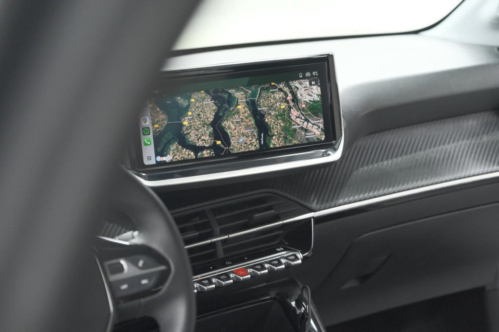 Peugeot 208 puretech 100 active | parkeersensoren | navigatie | apple carpl
