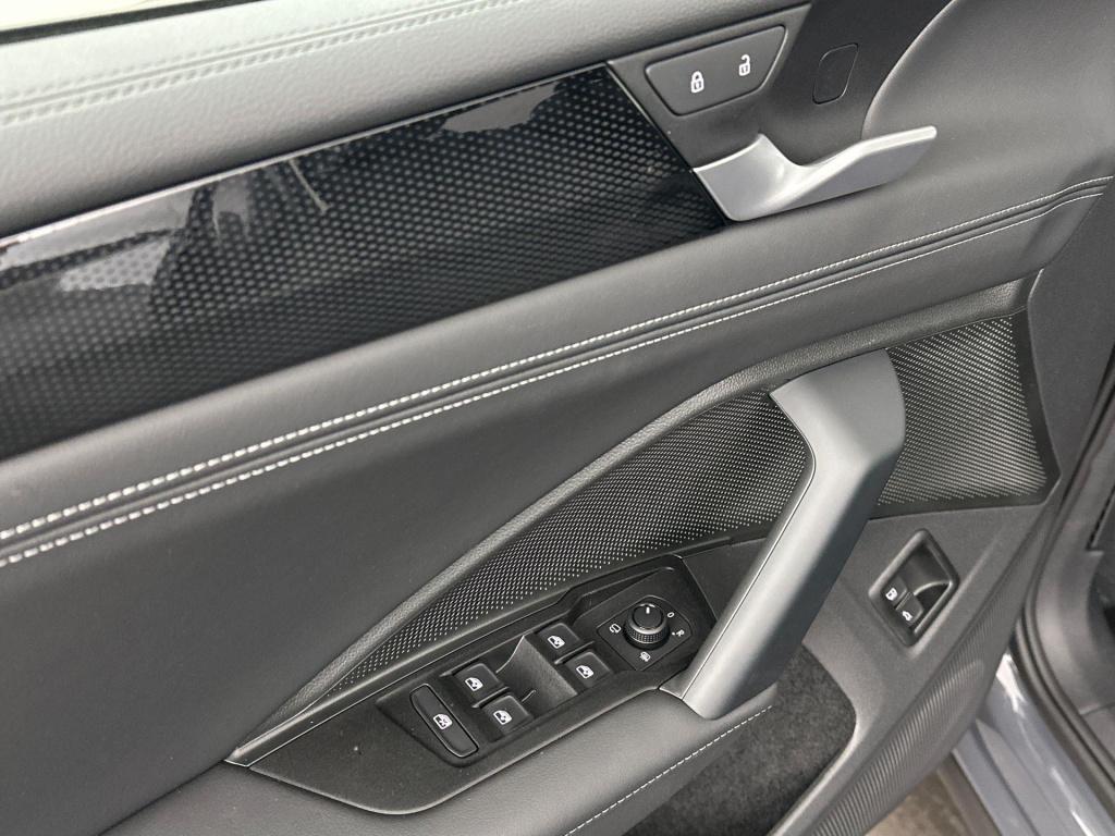 Volkswagen Tiguan limited edition 1.5 ehybrid 150 kw / 204 pk suv 6
