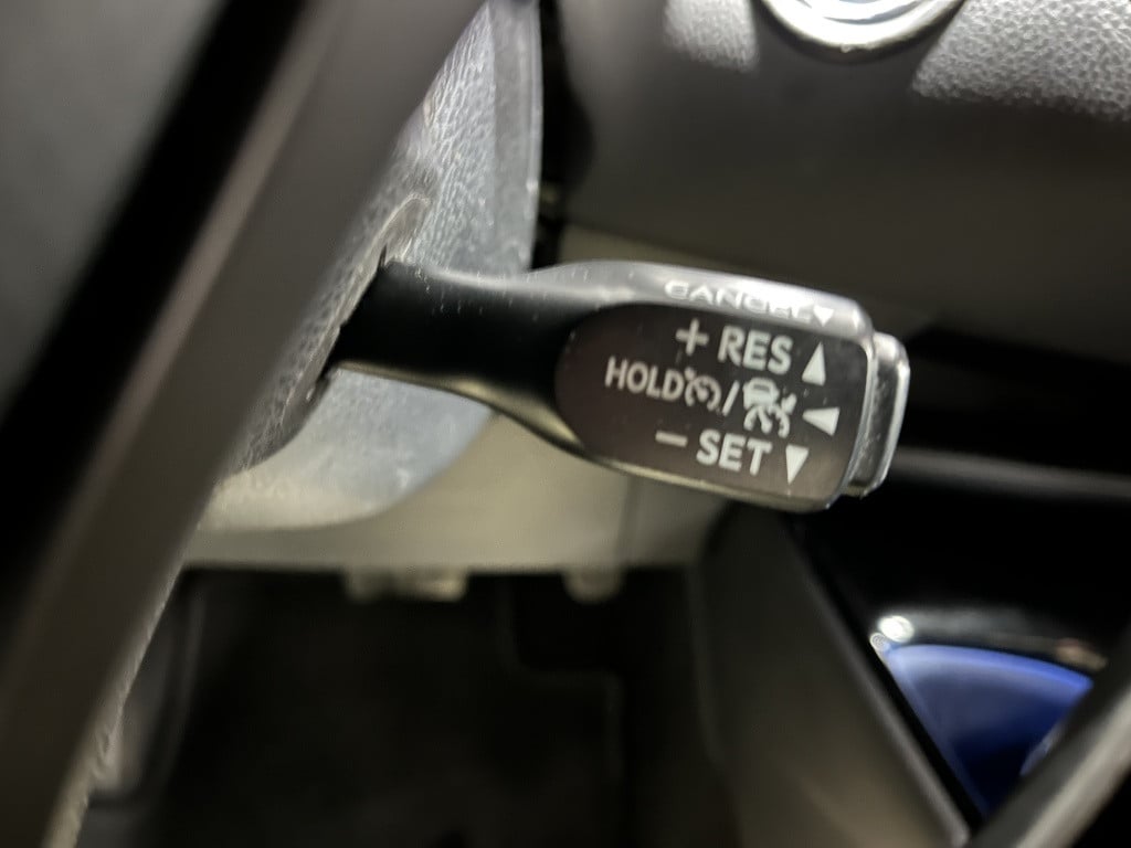 Toyota C-hr 1.8 hybrid bi-tone plus | leer | camera | trekhaak |