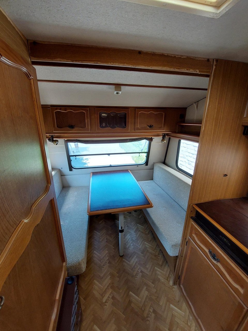 LMC 400F Retro caravan, goedkoop!