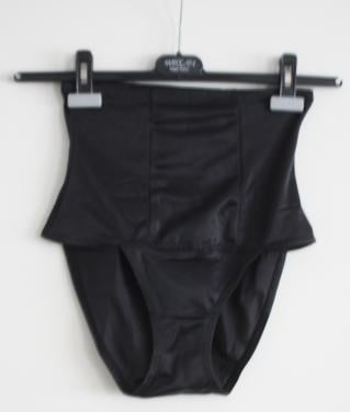 Zwarte ondebroek maat 40