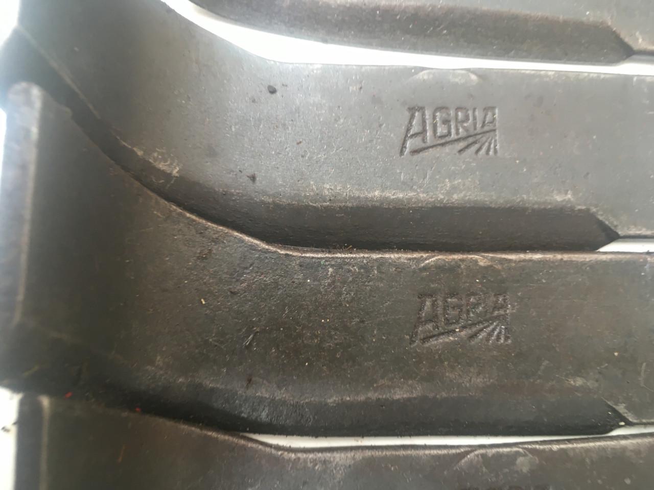 Freesmessen nieuw origineel agria zowel link als rechts gaten 8mm