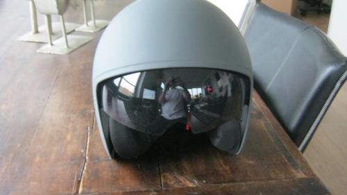 NIEUW HELM MAAT L MET INGEBOUWT VISIER VOOR 20 EURO