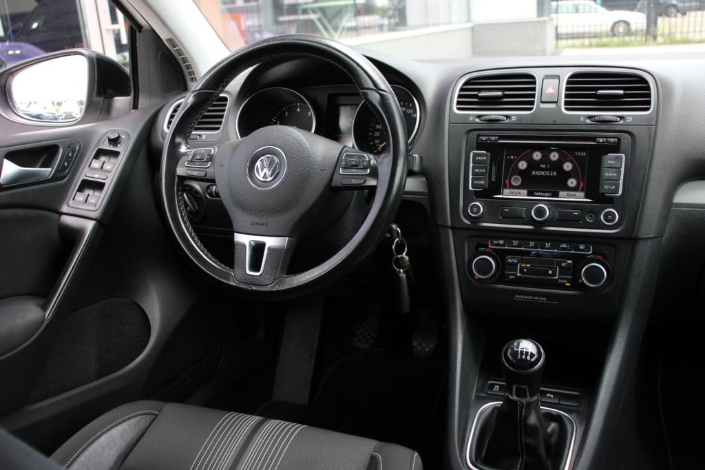 Volkswagen Golf 1.4 tsi highline | navi | cruise | pdc |