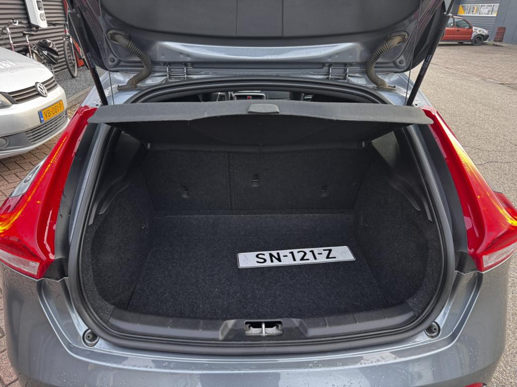 Volvo V40 2.0 t4 business sport | automaat | nav | carplay | trekhaak