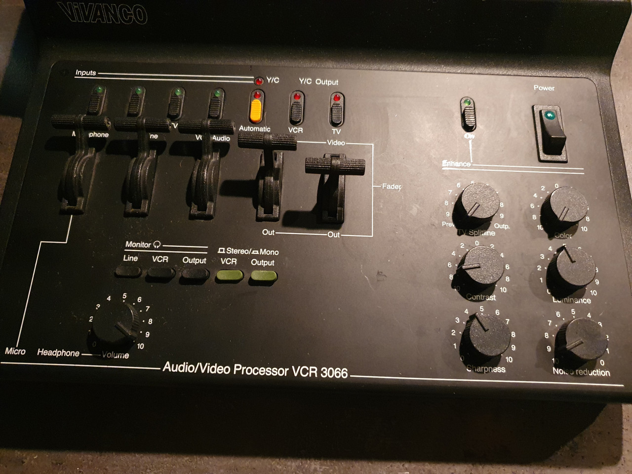 Werkende vintage Vivanco audio/video processor vcr 3066...