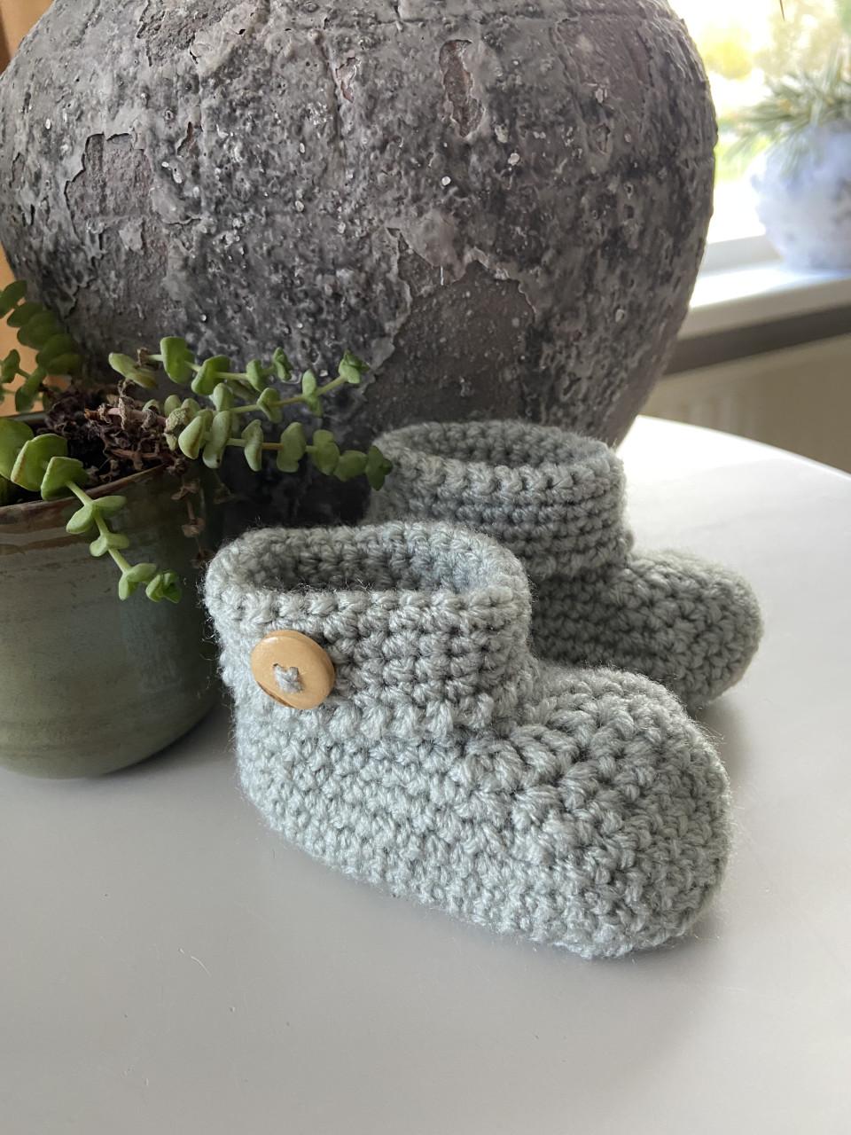 Nieuw: schattig gehaakte babyslofjes