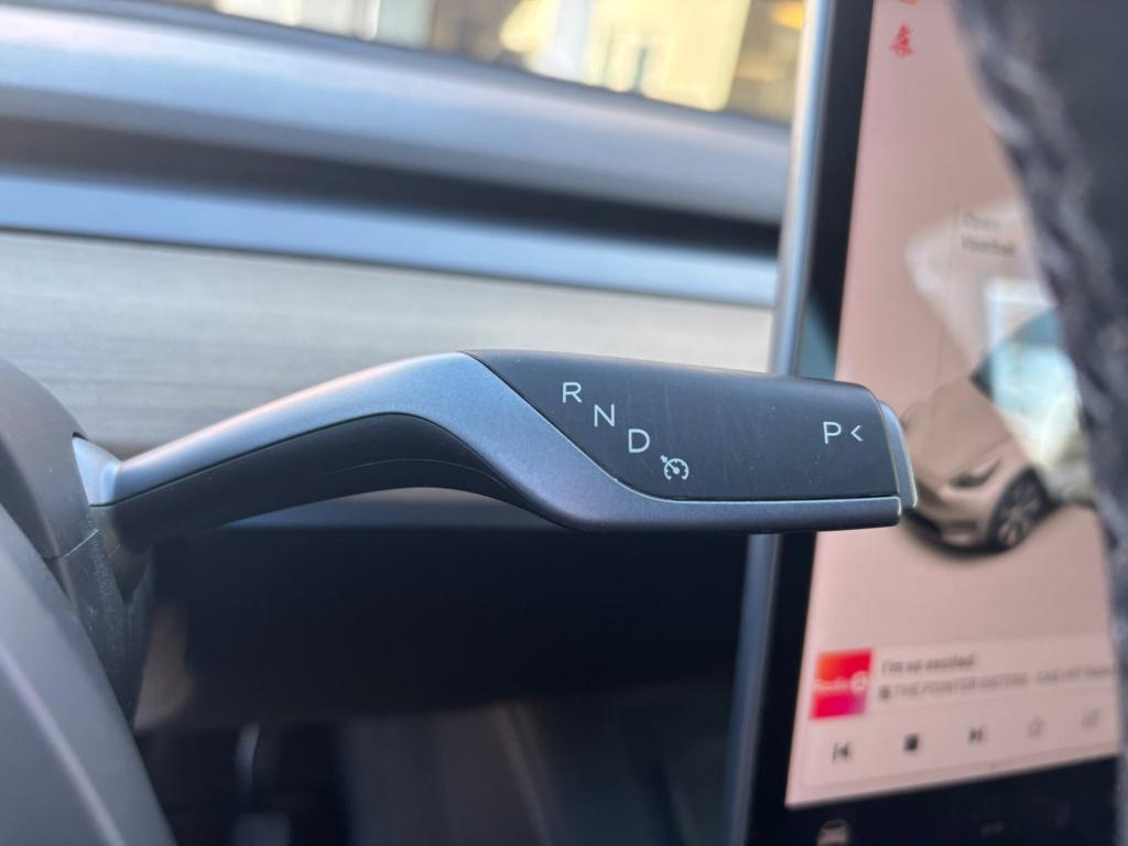 Tesla Model Y long range awd 75 kwh