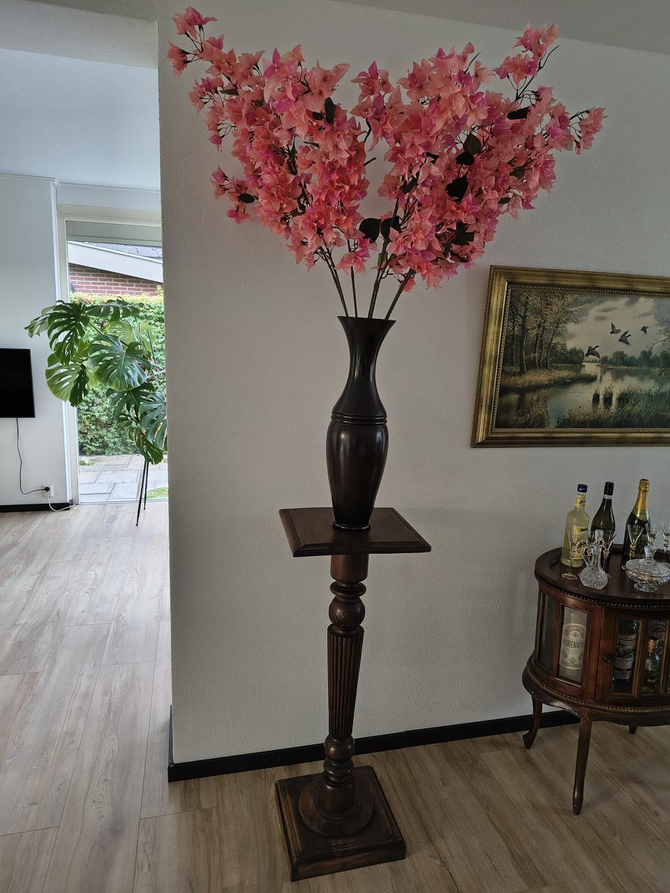 Prachtige en hoge plantentafel