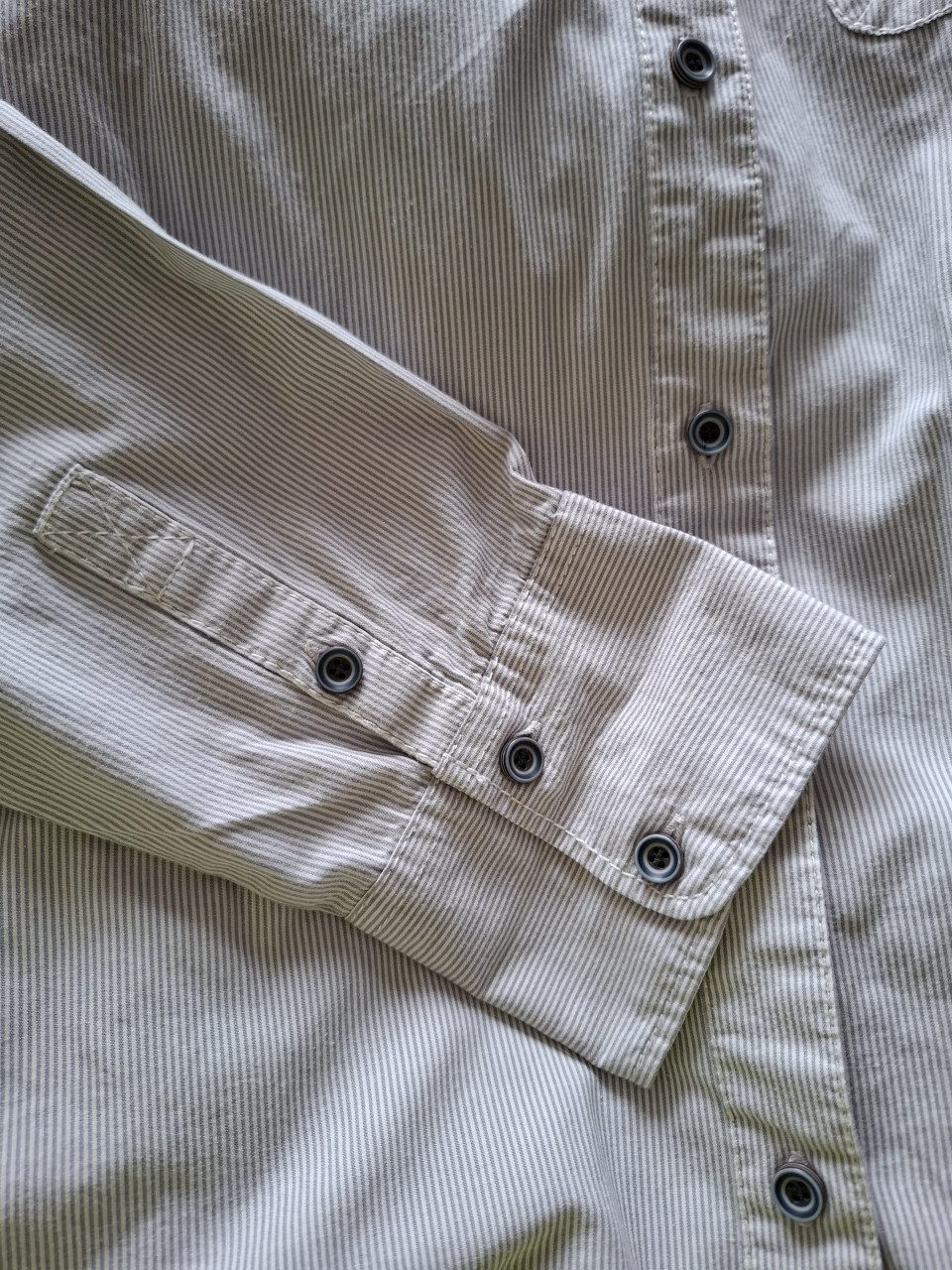 Didi blouse khaki/wit vertikaal gestreept, lange mouwen. Maat XXL