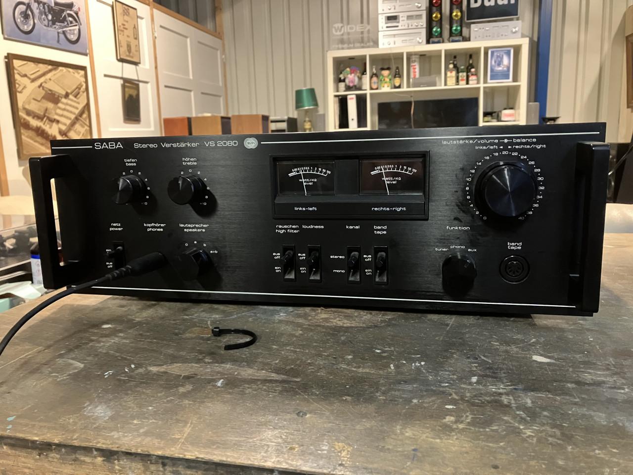 Saba (Sanyo)prachtige vintage set 2x 60Watt bij 4 Ohm VU meters rackhandles