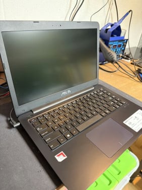 Asus 14" full HD 8GB 256GB SSD goede accu W11 W11