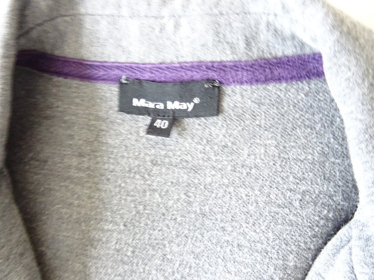 Grijs Dames jasje Merk Mara May   Maat 36/38     voor  € 12,50