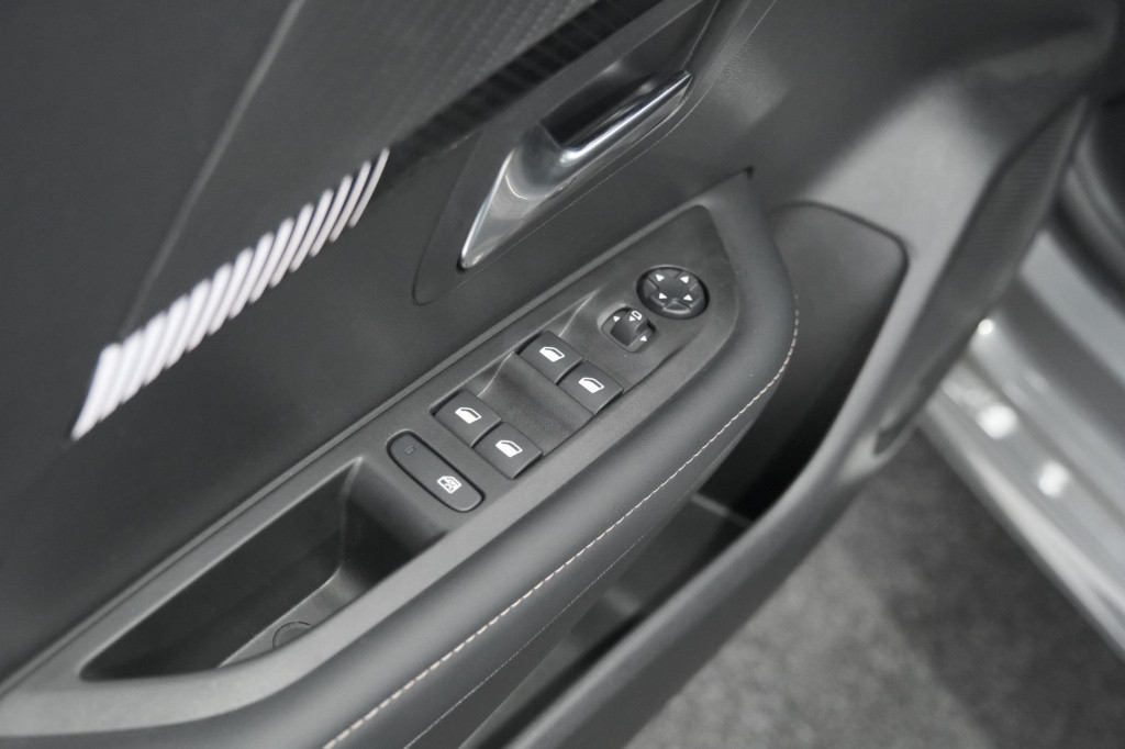Peugeot 208 puretech 100 allure | 360 camera | adaptieve cruise control | n