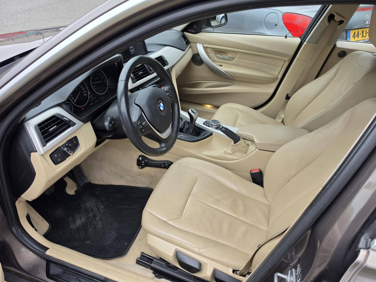BMW 320i F30 • Leder • Cruise • 2013