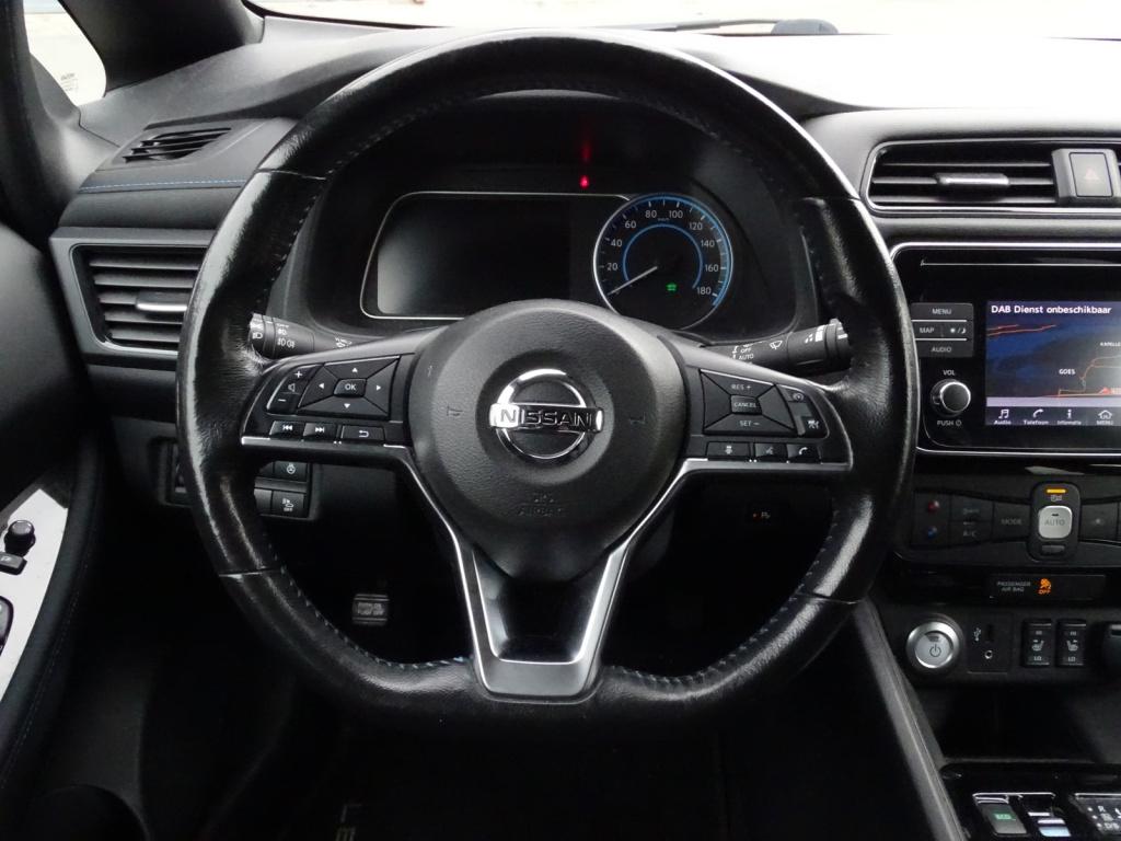 Nissan Leaf n-connecta 40 kwh | incl. btw | 360 camera