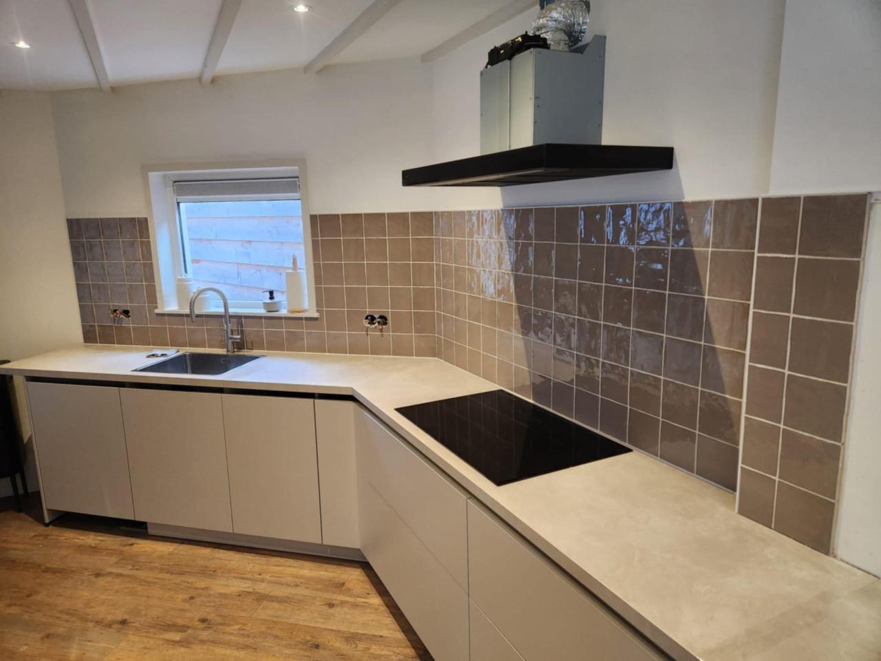 Tegelzetter nodig? Bel/app: 06 21937244 of Mail: jvbtegelzetter@gmail.com