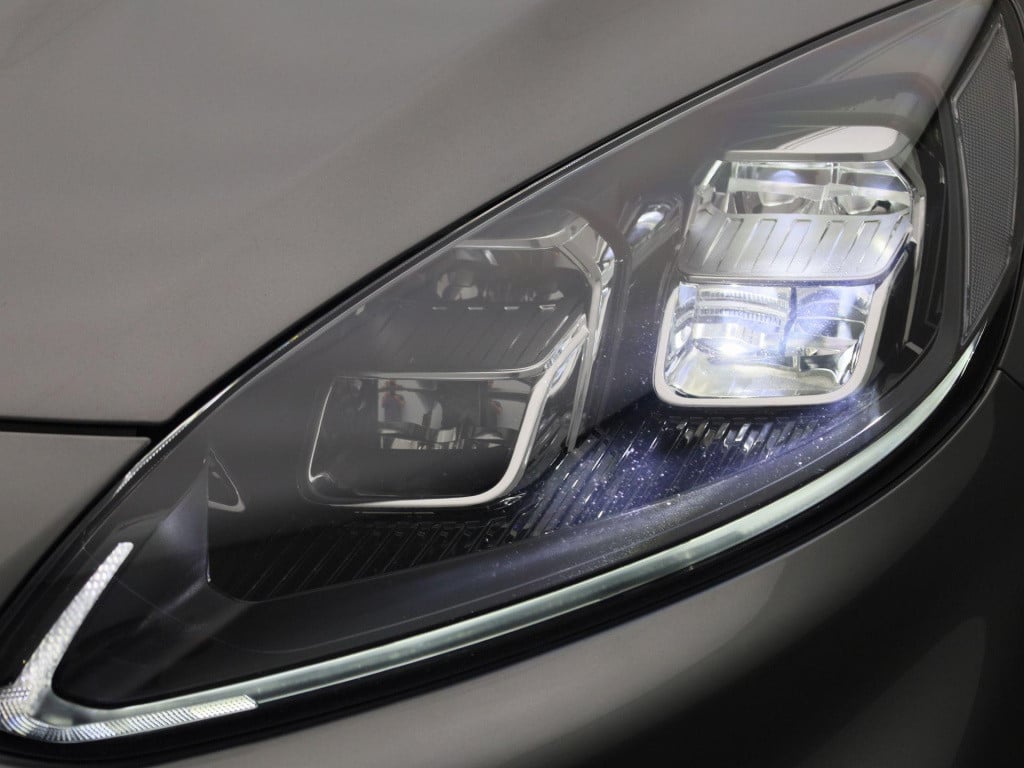 Ford Kuga 2.5 phev st-line x | automaat | lmv | parkeer sensoren | half led