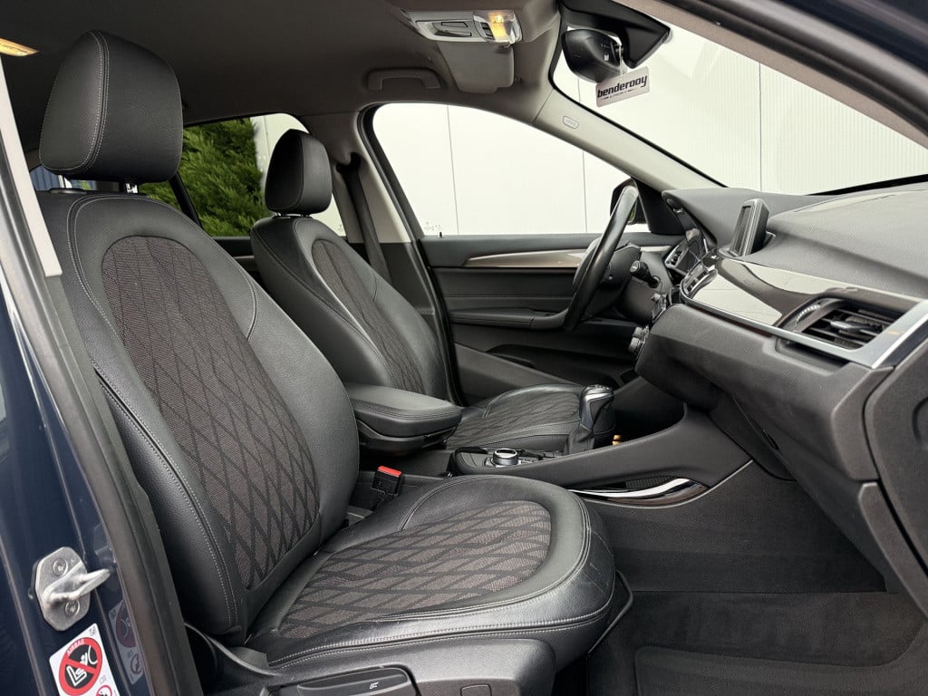 BMW X1 sdrive18i 136pk high executive automaat