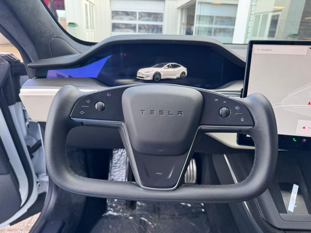 Tesla Model S plaid awd