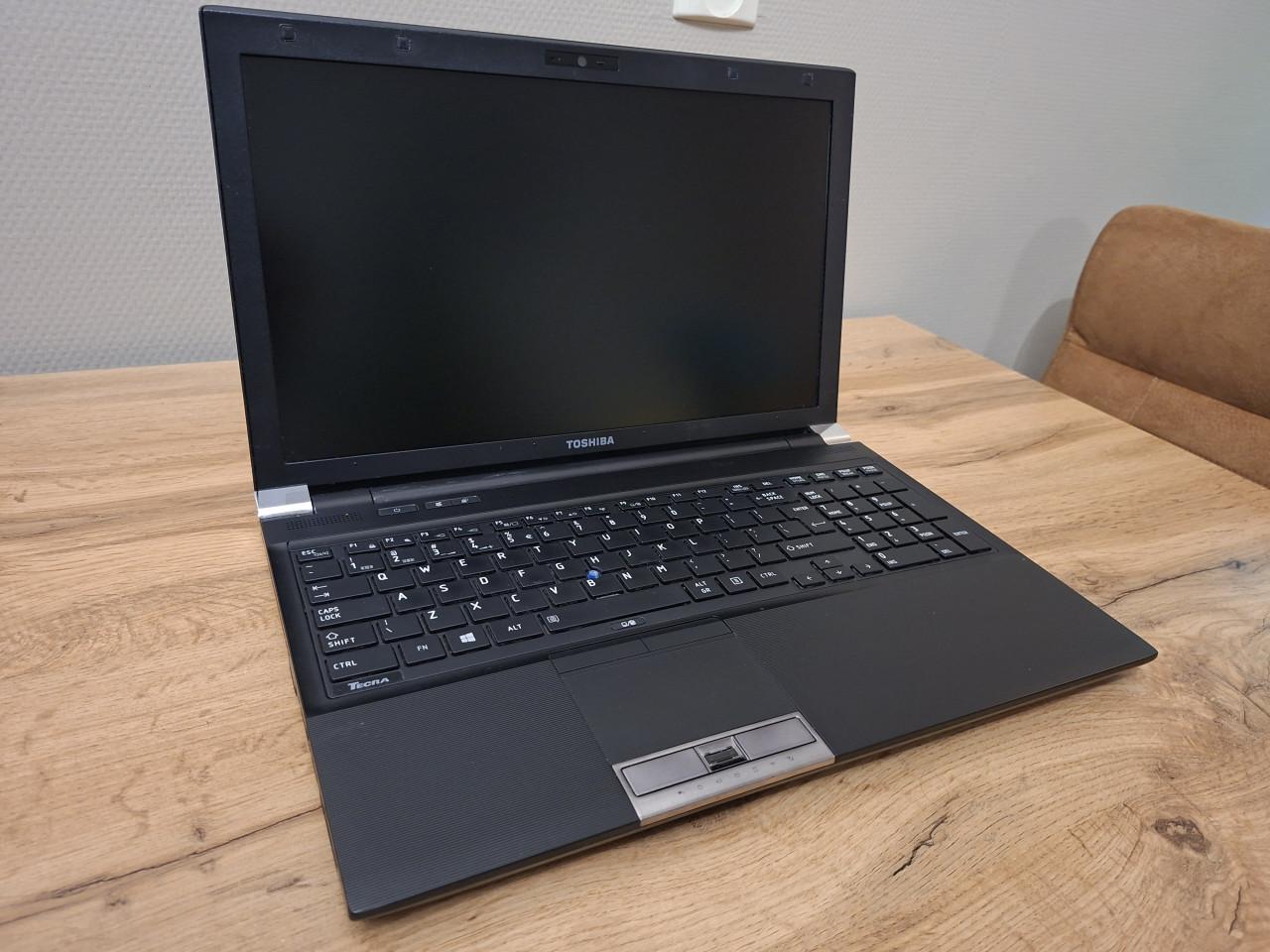Toshiba Tecra     i5    250GB SSD