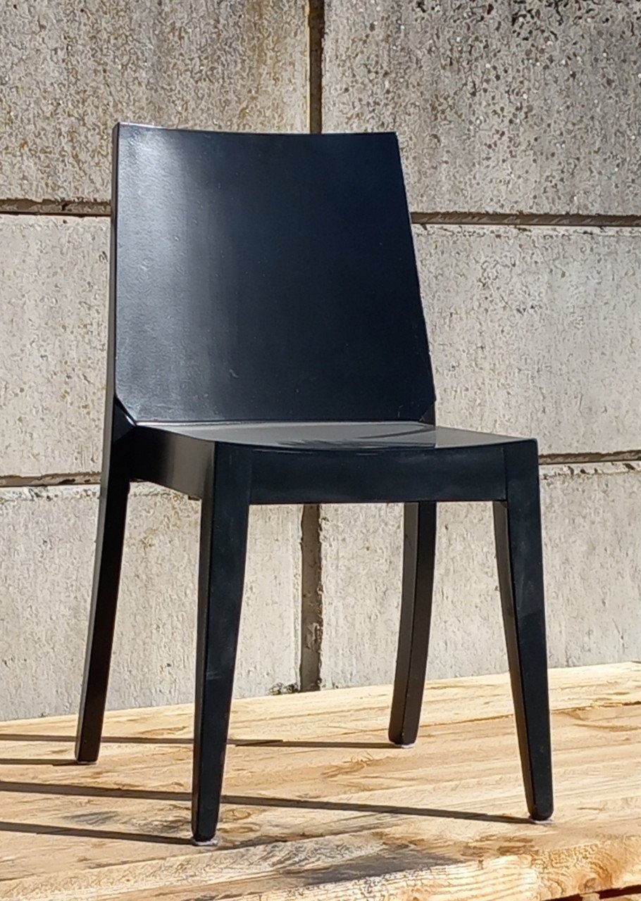**LEUKE GEBRUIKTE HOUTEN STOELEN**