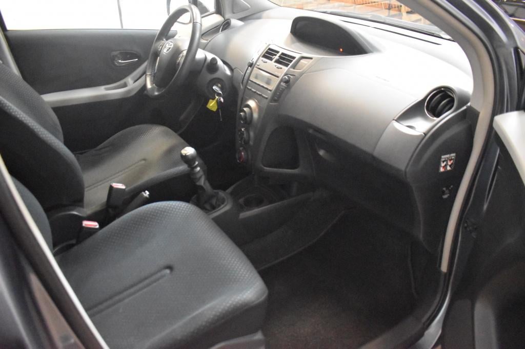 Toyota Yaris 1.3 vvti dynamic