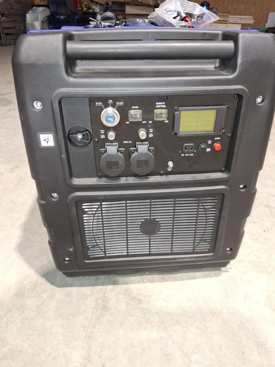 Te koop Generator // aggregaat max. Vermogen (230 V): 5,6 kW