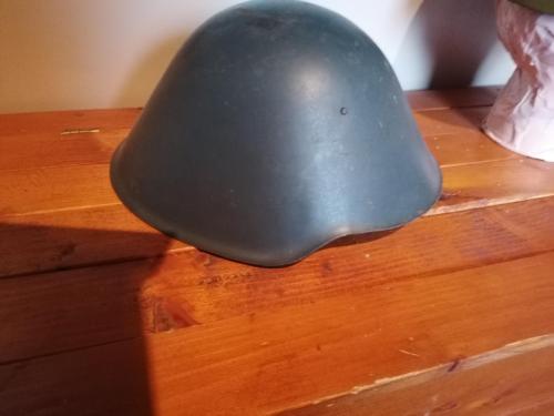 Oostduitse helm en schuitje