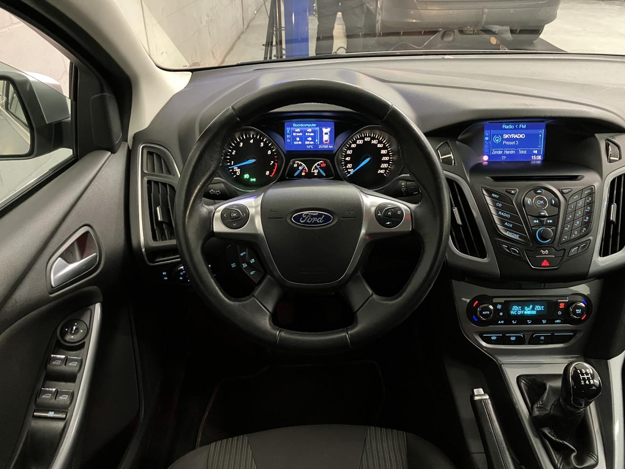 Ford Focus wagon met trekhaak!