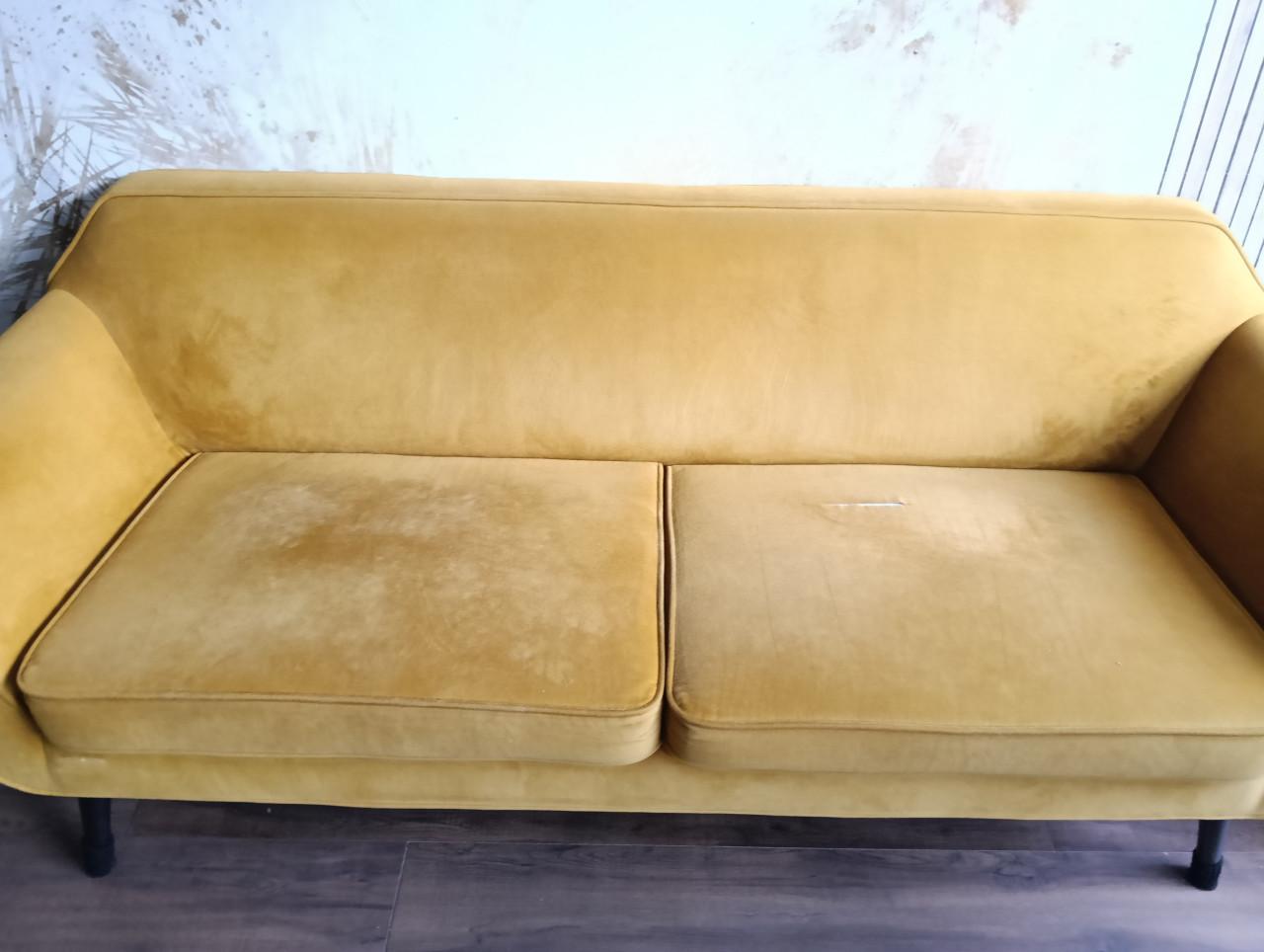 Okerkleurige 3 zits bank