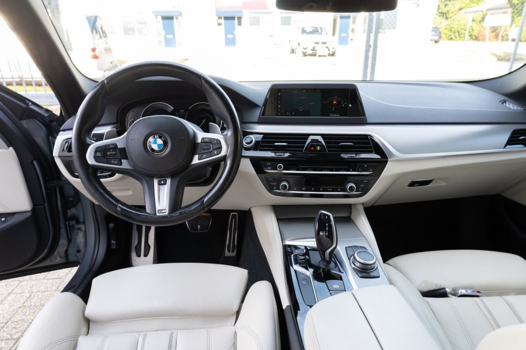 BMW 5 Serie 530e m sport ✅19inch✅cam✅leder✅i.z.g.st.