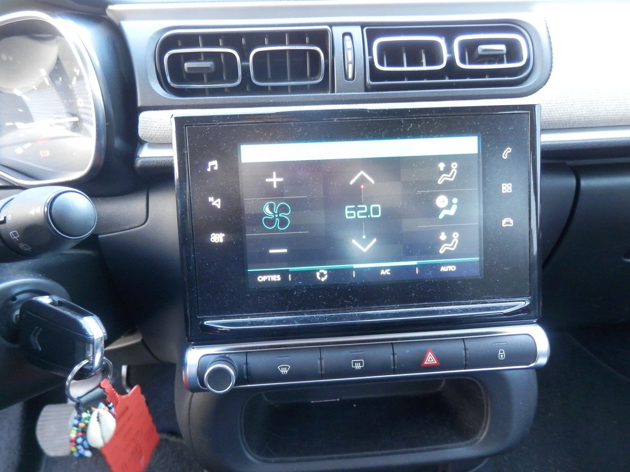 Auto Garant Biedt Aan: Citroen C3 1.2 Pure Tech Feel