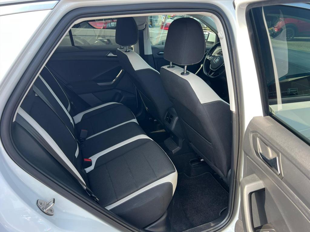 Volkswagen T-roc 1.5 tsi 150pk t-roc sport | dsg | trekhaak | led