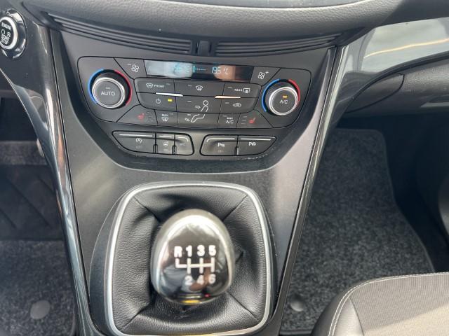 Ford Kuga 1.5 ecoboost 150pk 2wd titanium | trekhaak |