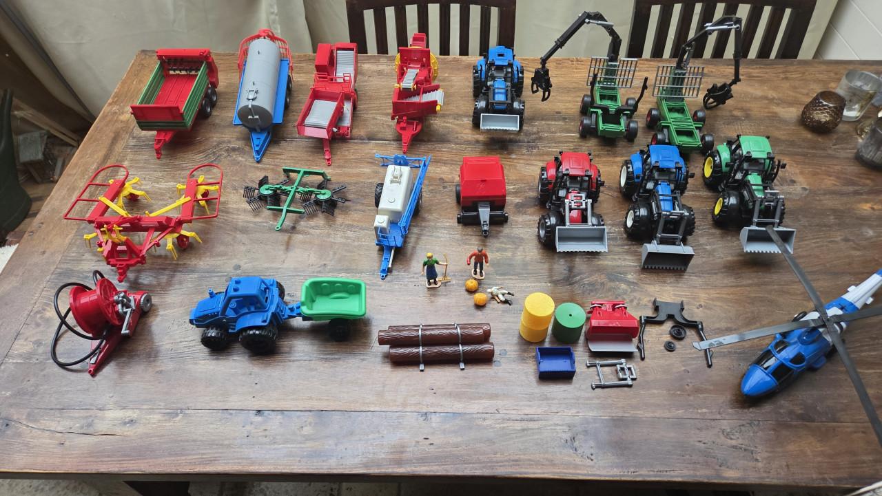 Grote verzameling speelgoed landbouwvoertuigen