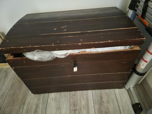 Oude dekenkist  donkere bruin