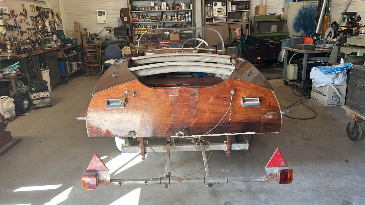 Vintage auto Speedboot met Atlanta trailer