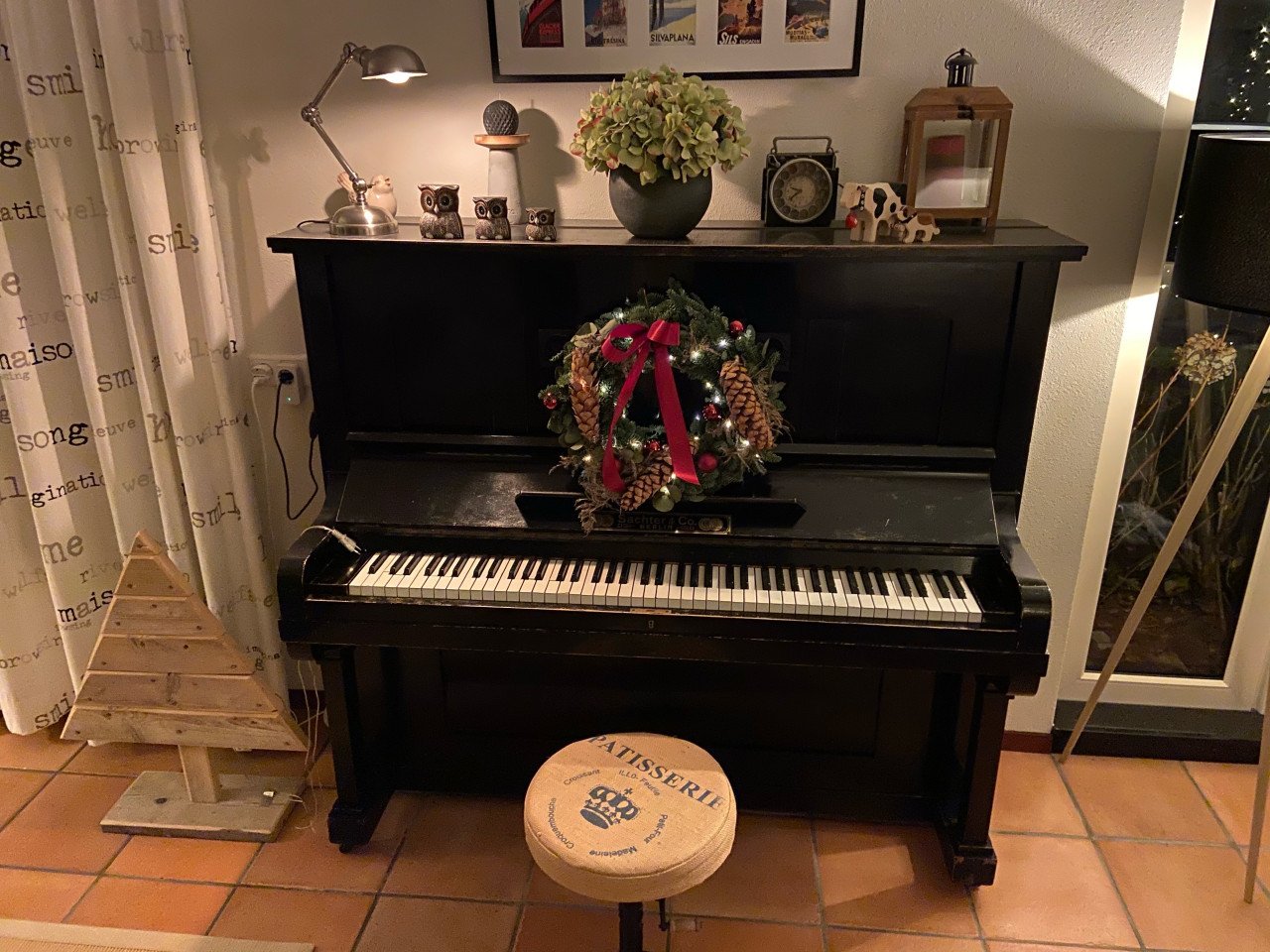 Antieke piano, gratis af te halen