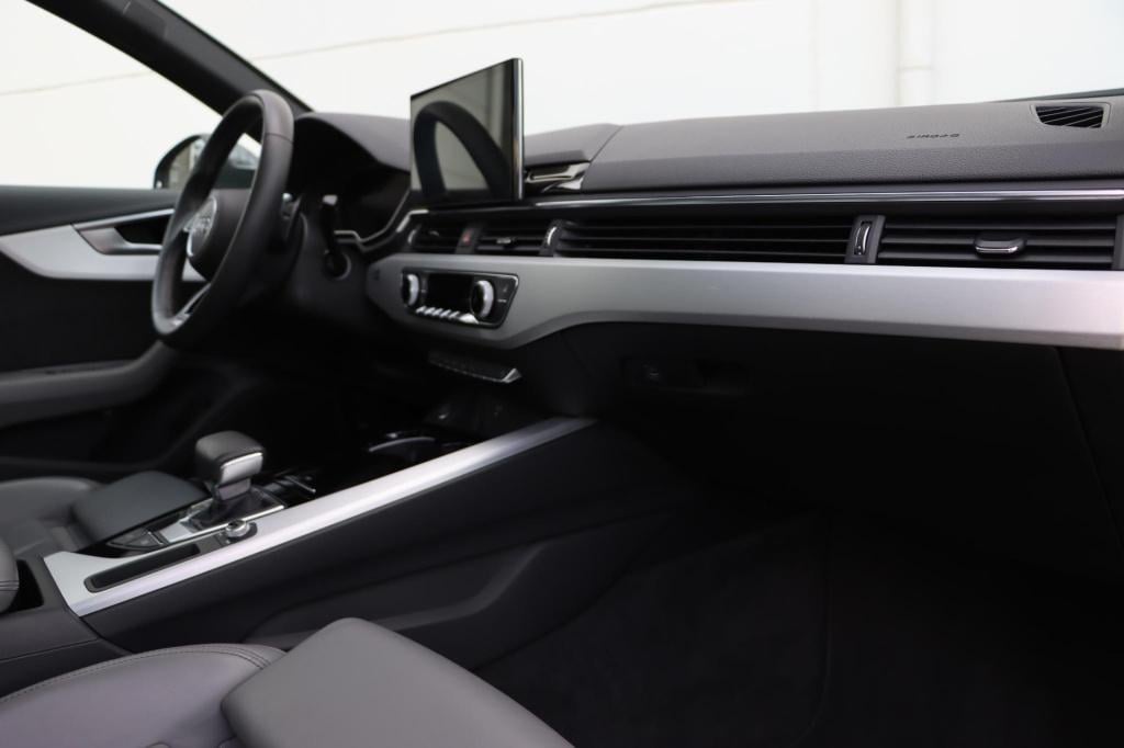 Audi A4 limousine 35 tfsi launch edition s-line 150pk s-tronic | pano | hud