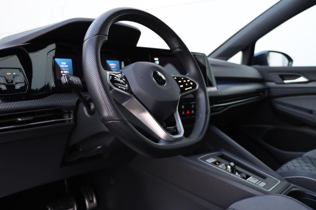 Volkswagen Golf variant 1.5 etsi r-line 150pk dsg7