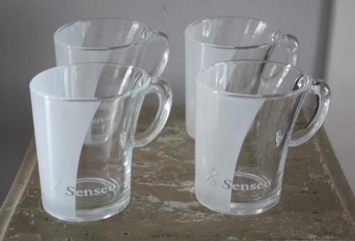 Set van 4 Douwe egberts senseo kopjes.