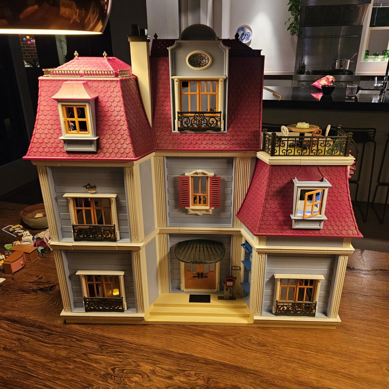 Poppenhuis volledig ingericht