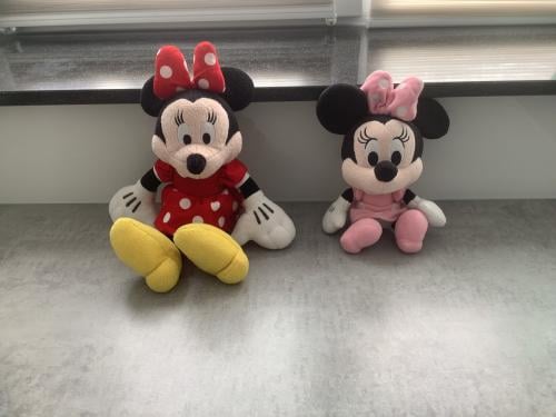 Twee Minnie Mouse Knuffels