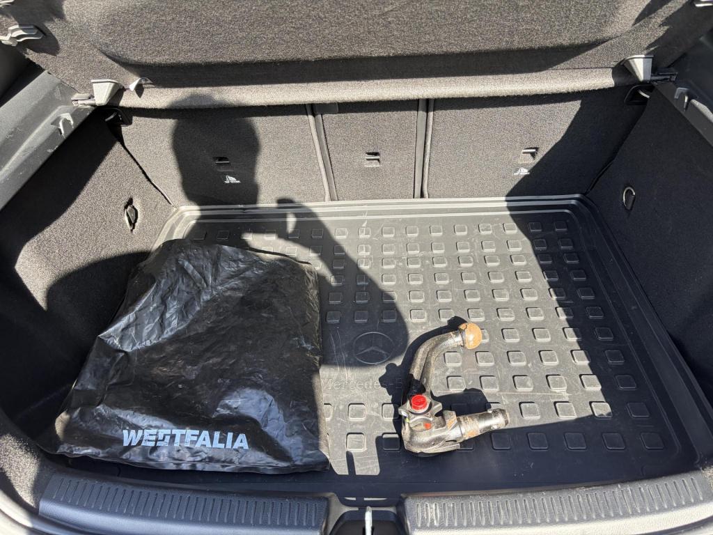 Mercedes-Benz A-Klasse 200 business solution amg bomvol|panoramadak|afneemb