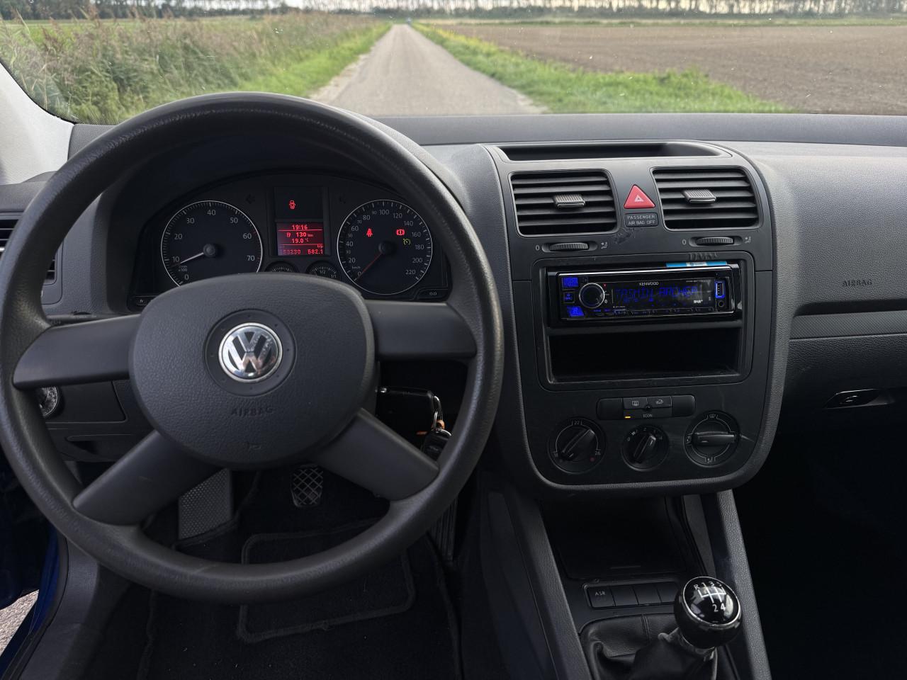 Volkswagen Golf 5 1.4 Trendline benzine met een vol jaar APK!